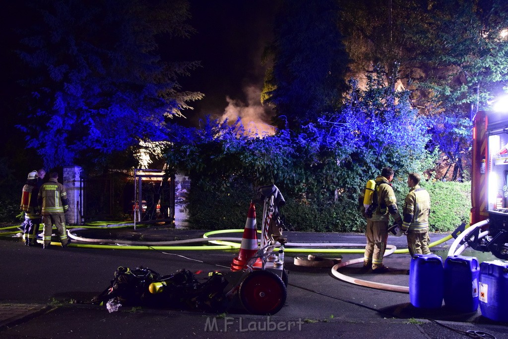 Grossfeuer Einfamilienhaus Siegburg Muehlengrabenstr P0432.JPG - Miklos Laubert